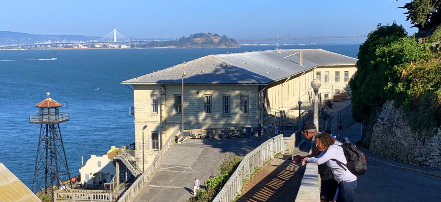 Visitar-la-isla-y-la-prision-de-Alcatraz-horarios-tarifas-barcos