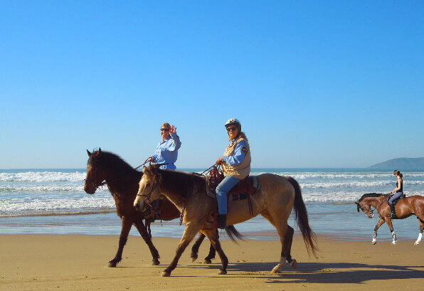 horseback_riding_tour_on_the_beach_california_coast